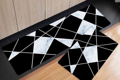 Variety of size kitchen mats (5)